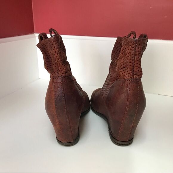 LUCKY Brand Keno Perforated Dark Camel Suede Leather Wedge Bootie (7) - Picture 8 of 11